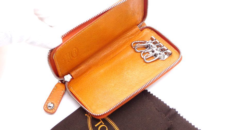■超美品■トッズ TOD'S キーケース - レザー ■人気のファスナー　オレンジ色 財布　箱、布付属_画像2