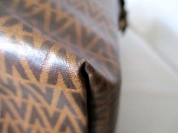 [O142]MARIO VARENNTINO/ Mario Valentino * Boston bag Italy bookbinding leather using monogram pattern W52cm