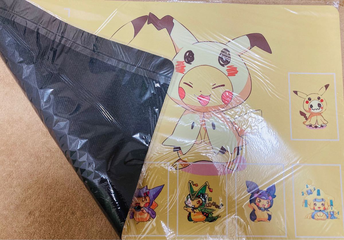 ピカチュウ ミミッキュ 背景黄色 プレイマット マウスパッド ピカチュウ ミミッキュ 背景黄色 プレイマット マウスパッド