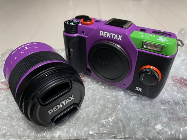 大人女性の PENTAX ミラーレス一眼 Q10 エヴァンゲリオンモデル ズーム