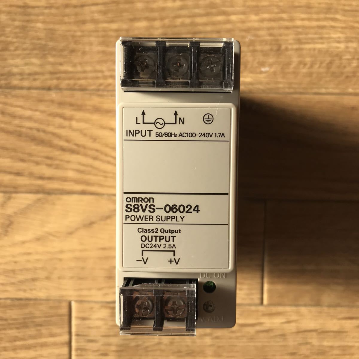 omron power supply S8VS 06024 オムロン パワーサプライ 24V 変換器_画像1