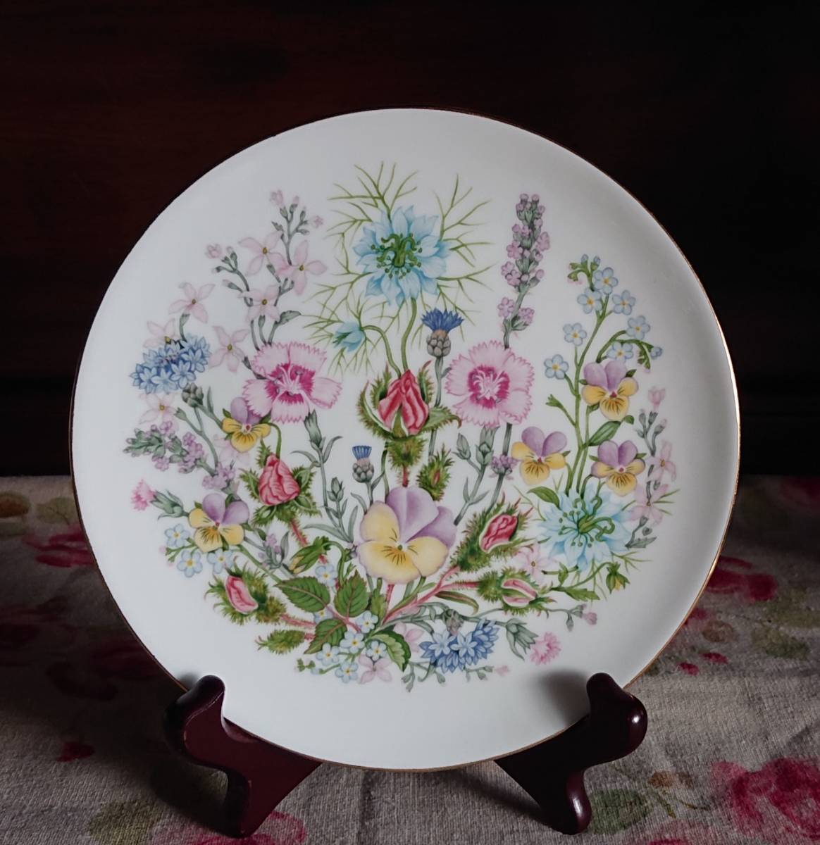 イギリス製 エインズレイ Aynsley-Wild Tudor ワイルドチューダー 50%OFF 古典 ビンテージ 飾り皿にも 陶器製 １７cmサイドプレート
