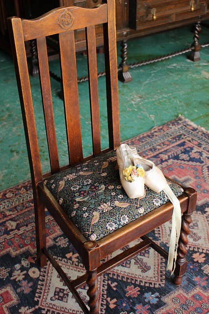 イギリスオーク材椅子 ウイリアムモリス