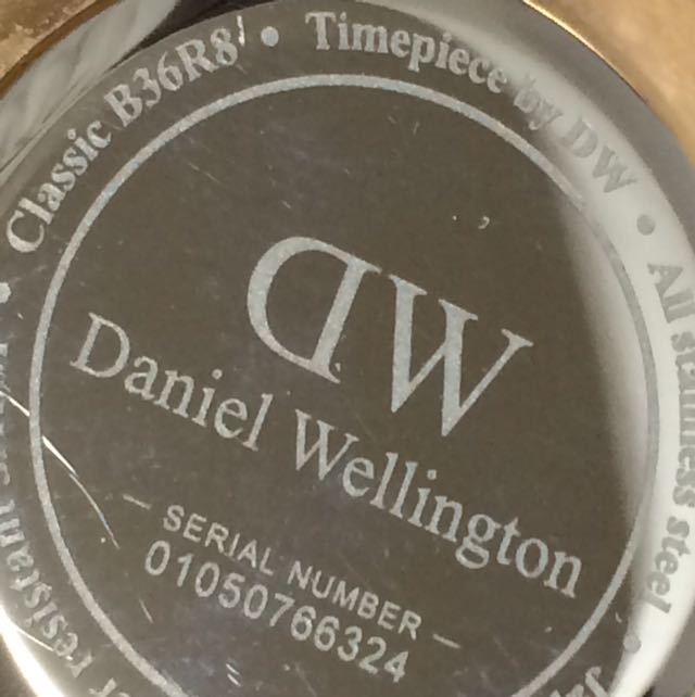 983-0603 Daniel Wellington ダニエルウェリントン 腕時計 B36R8 レザーベルト 茶色 電池切れ 動作未確認_画像10
