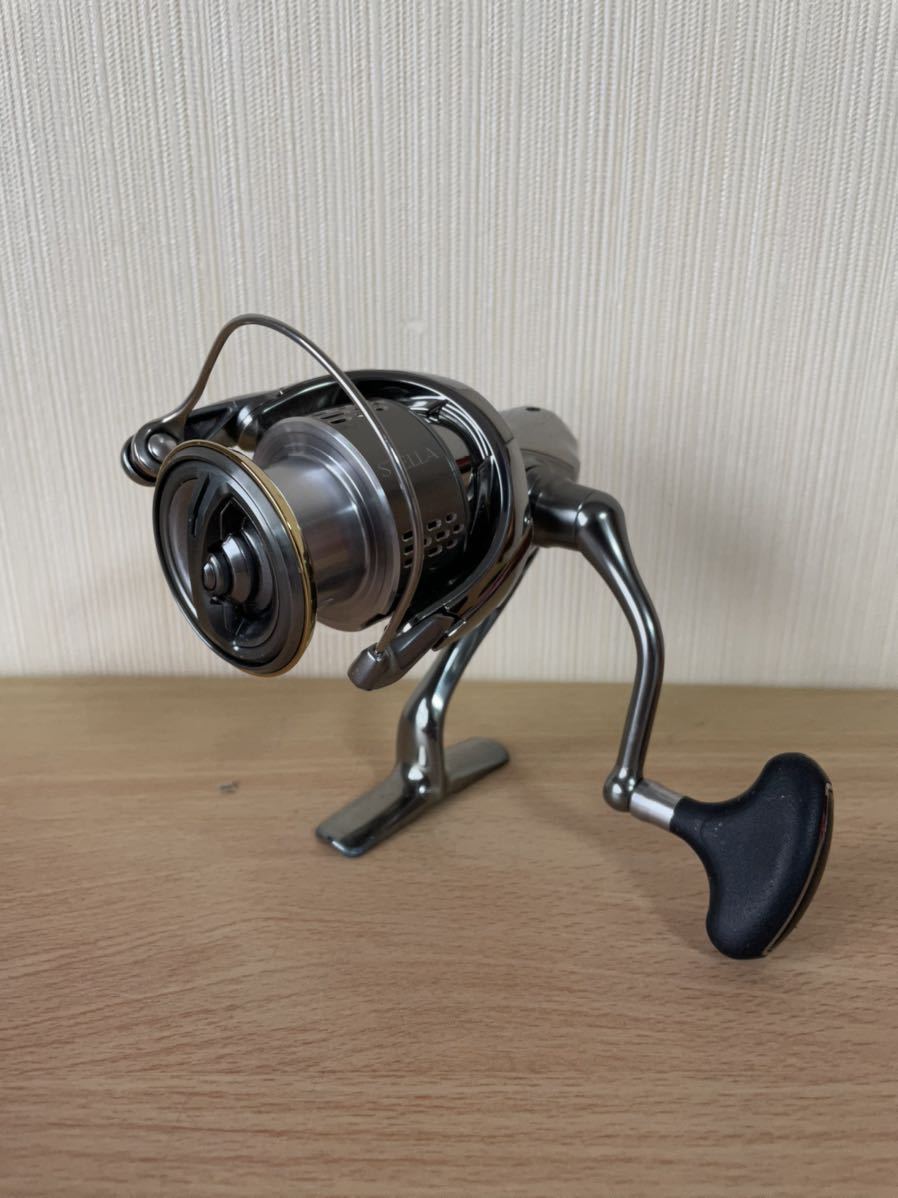 【美品】シマノ 18 ステラ C3000XG リール
