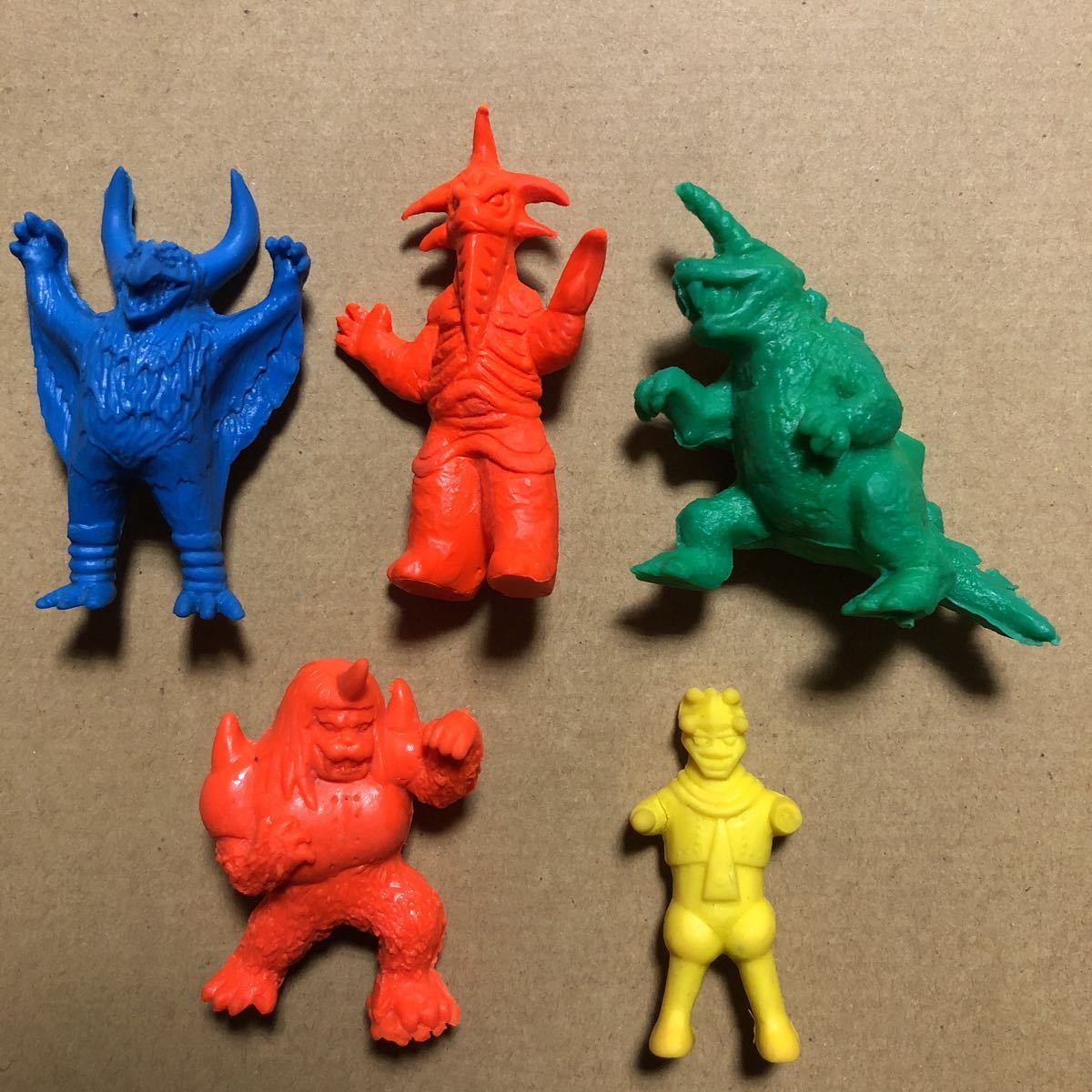 Yahoo!オークション - 特撮 詳細不明 無版権 パチ 怪獣 消しゴム Yahoo!オークション - 特撮 詳細不明 無版権 パチ 怪獣 消しゴム