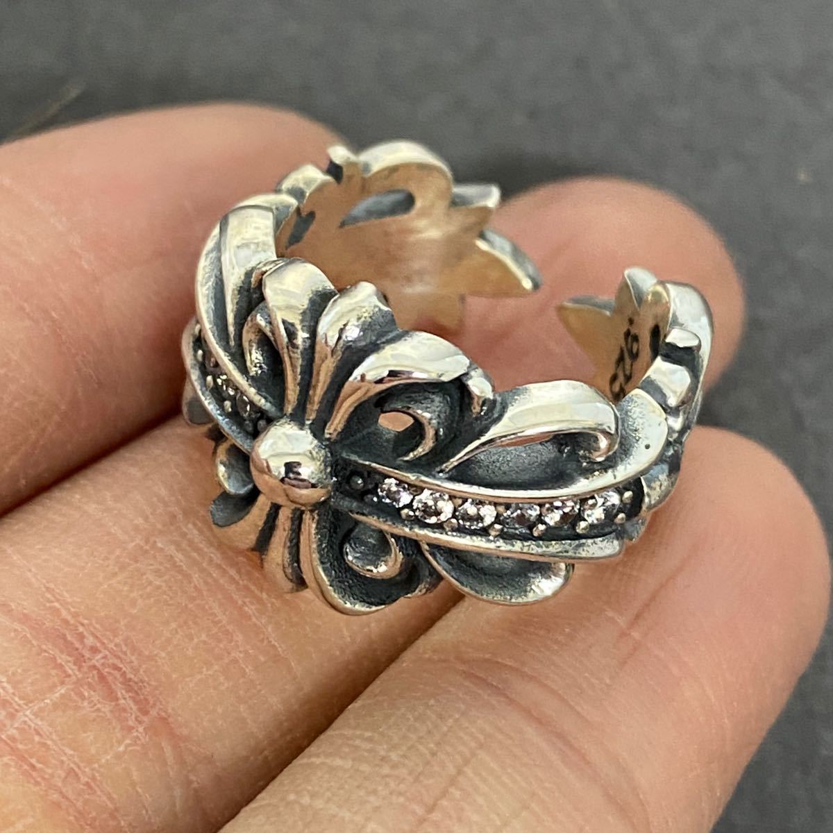 新品同様美品 星の砂 K18WG×ダイヤモンド計0 14ct リボンピアス Yahoo 新品同様美品 星の砂 K18WG×ダイヤモンド計0 14ct リボンピアス Yahoo