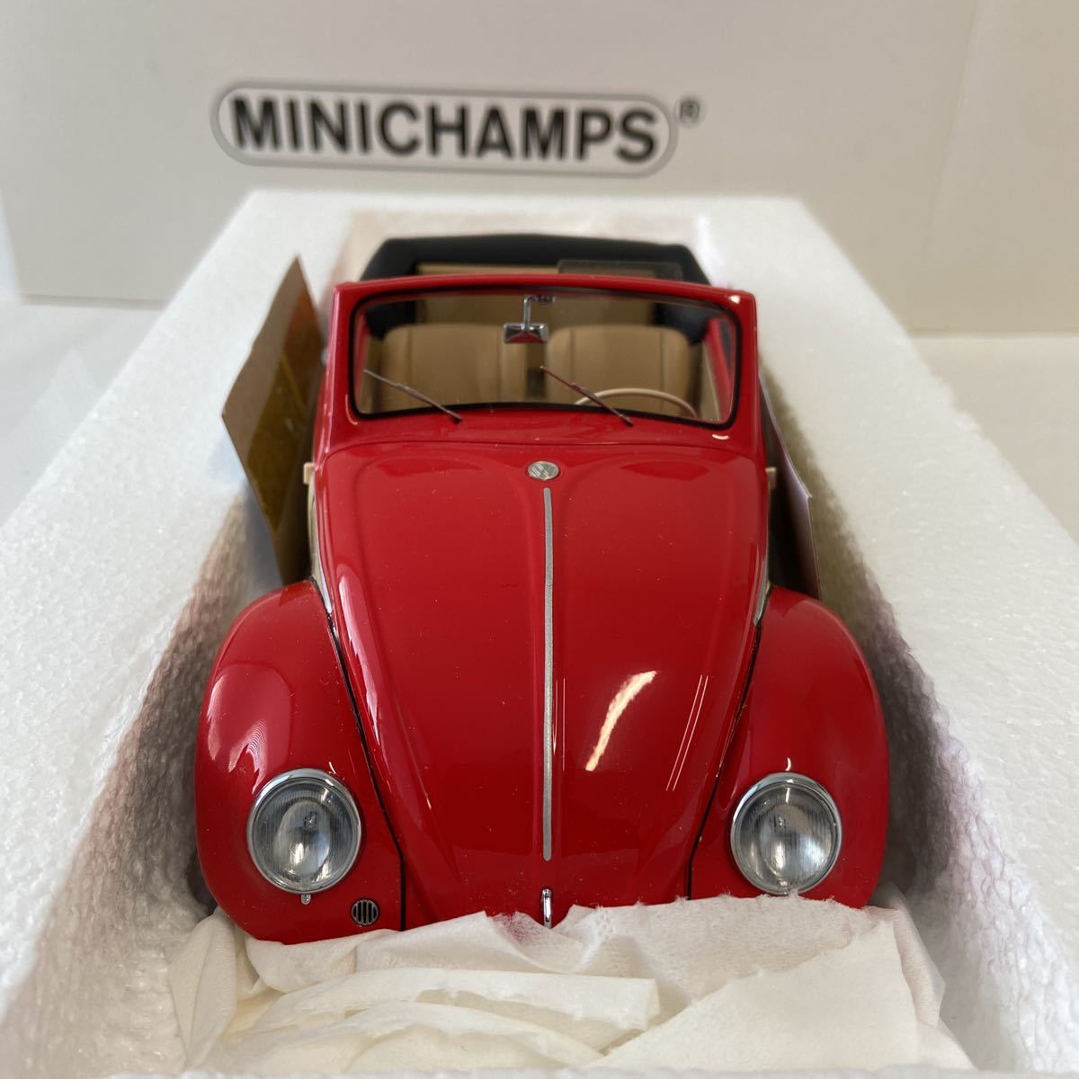 MINICHAMPS 1/18 Volkswagen Beetle Convertible Hebmuller 1949 год Red Cream Volkswagen Beetle с откидным верхом миникар 