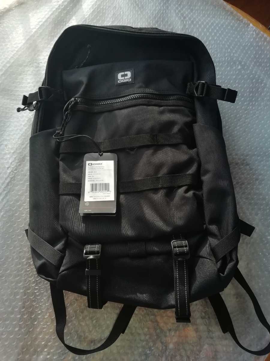 可愛いクリスマスツリーやギフトが! 未使用 オジオ バックパック OGIO