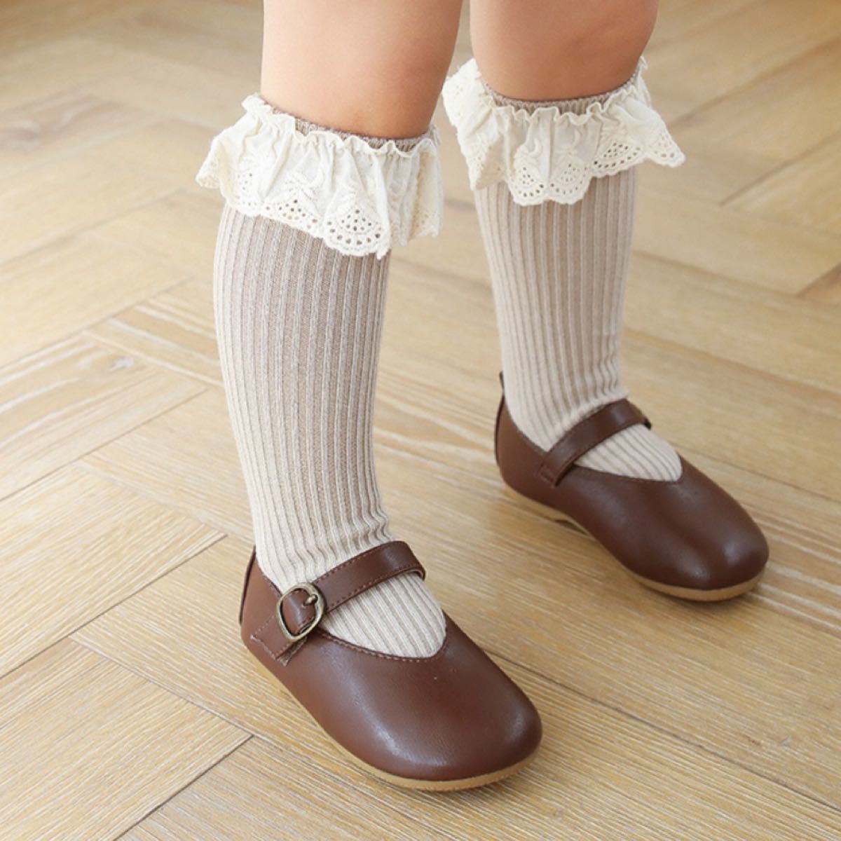 【3足セット】新品未使用　靴下　ブラック　ブラウン　ホワイト　韓国子供服　韓国ベビー服