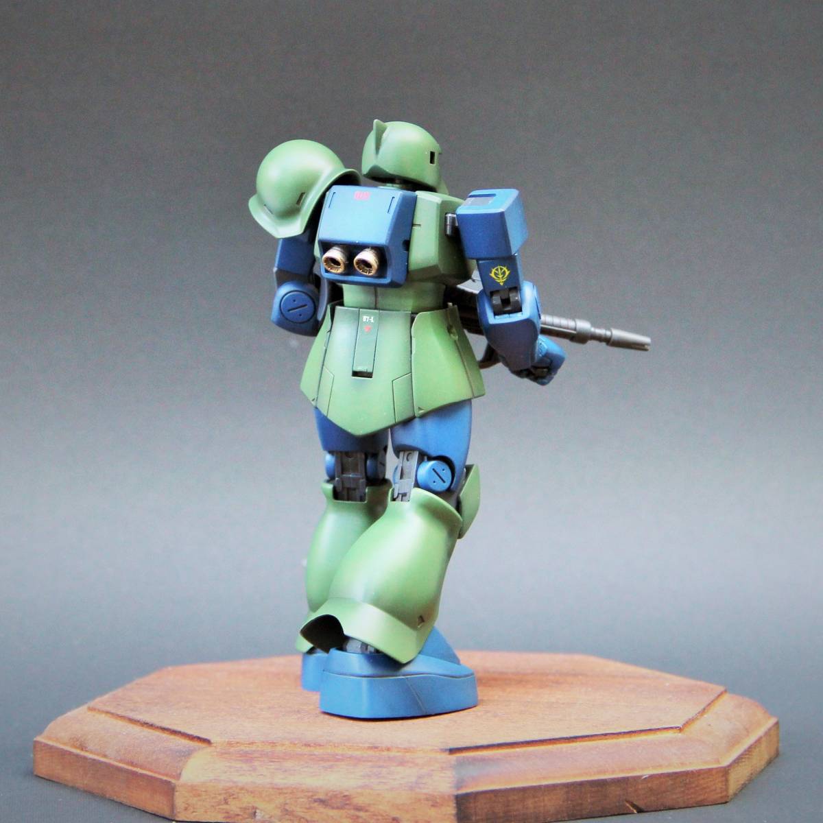 HGUC1/144 旧ザク 塗装済み完成品 ザクⅠ 機動戦士ガンダム
