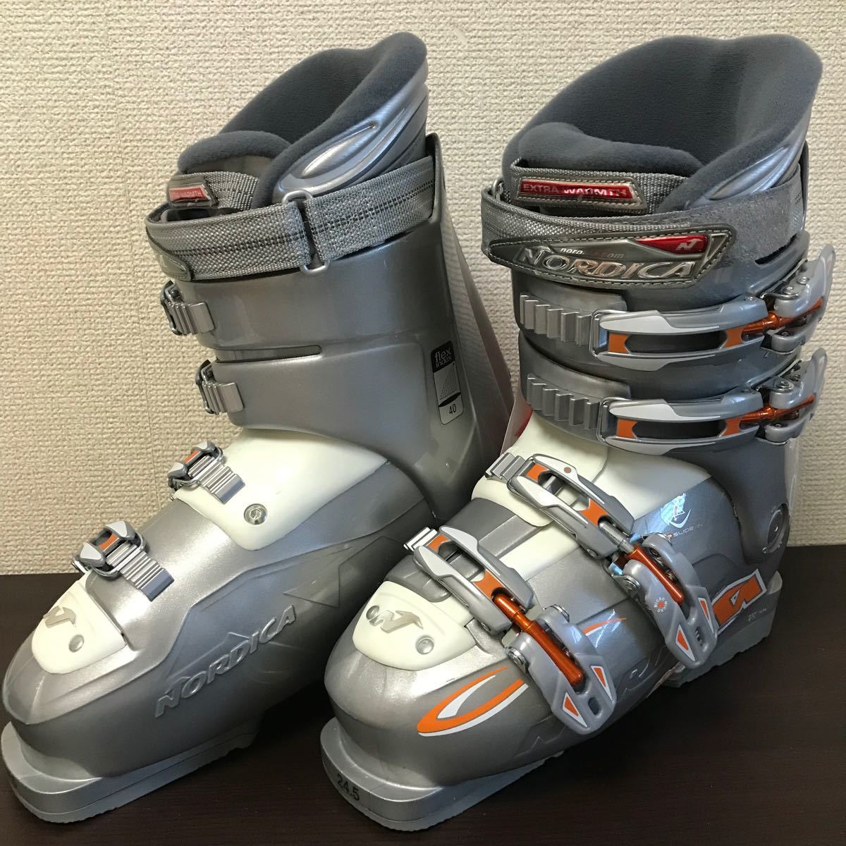 新品未使用】スキーブーツ ノルディカ NORDICA OLYMPIA EM6 24 新品未使用】スキーブーツ ノルディカ NORDICA OLYMPIA EM6 24