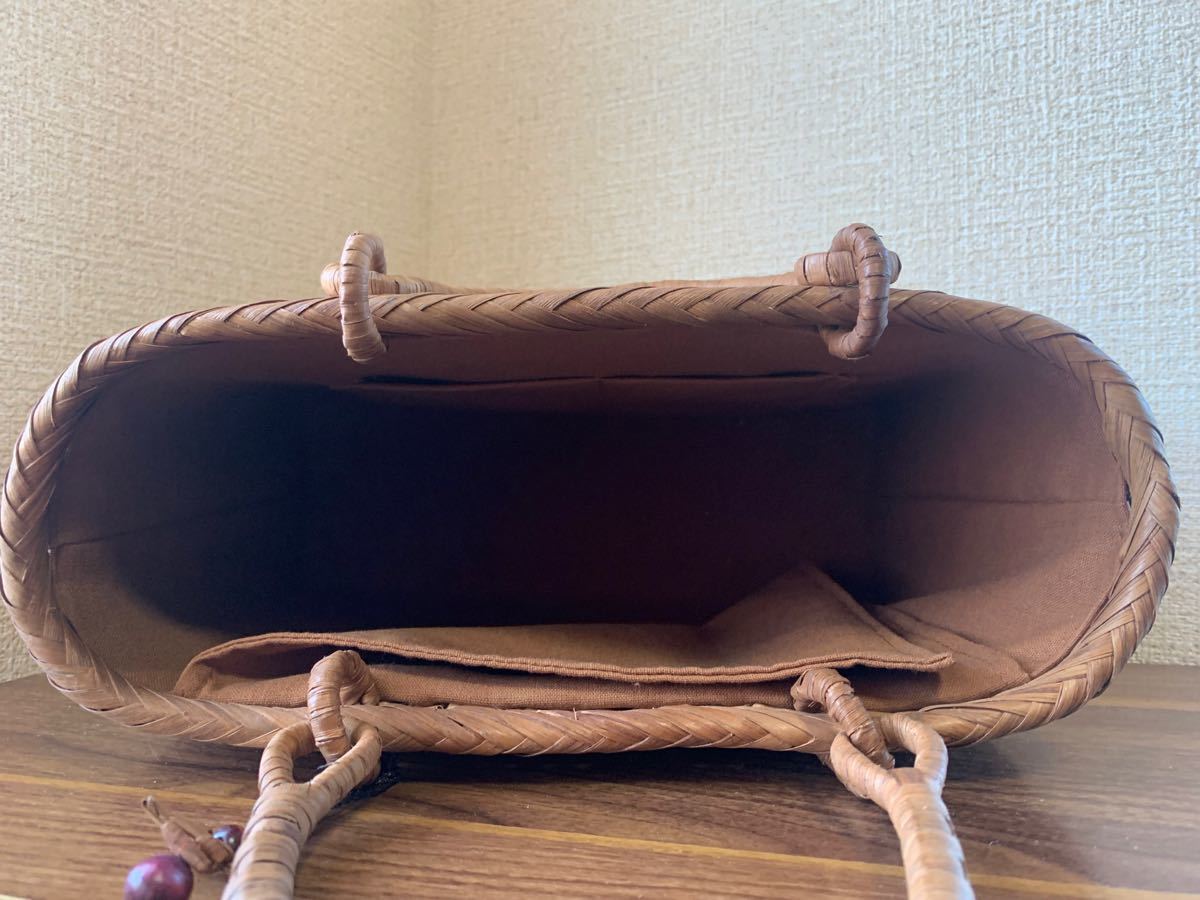 山葡萄 手作り 籠バッグ 網代編み チャーム付き