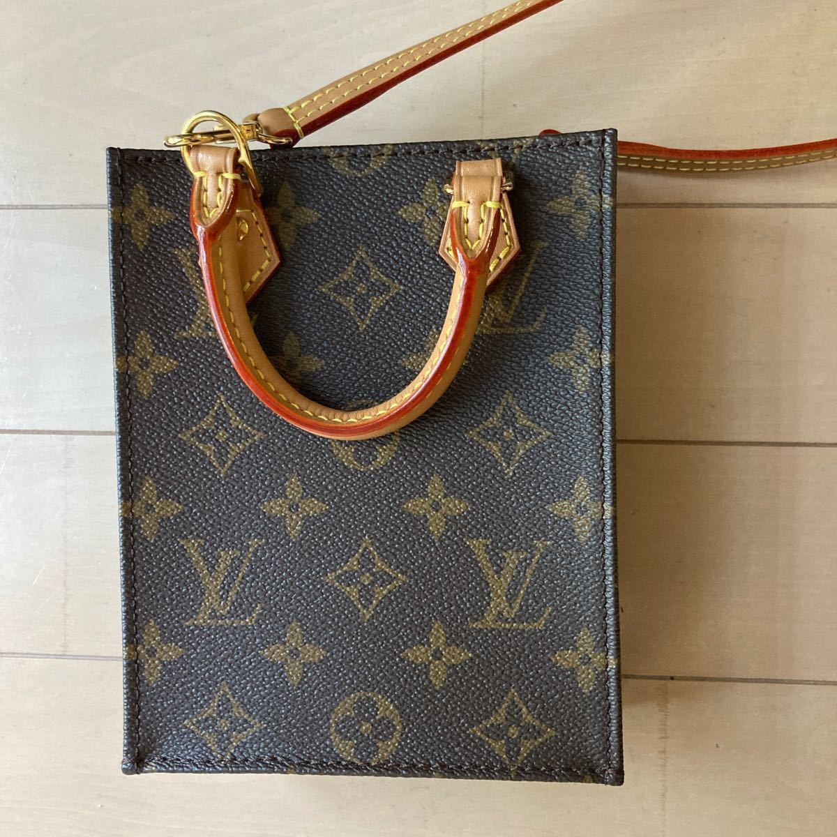 LOUIS VUITTON プティット・サックプラ　モノグラム　サイズ14×17×5