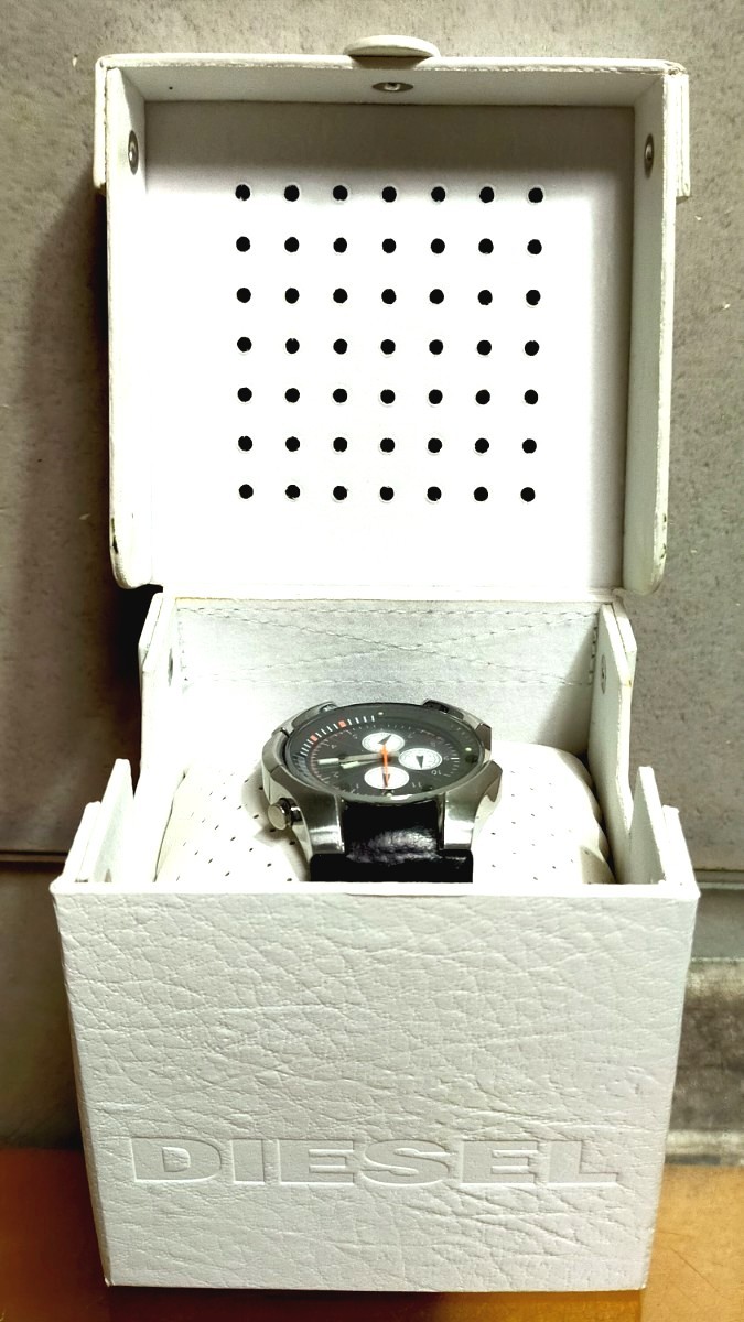 美品 DIESEL ディーゼル DZ4301 時計 箱 腕 ケース ウォッチ