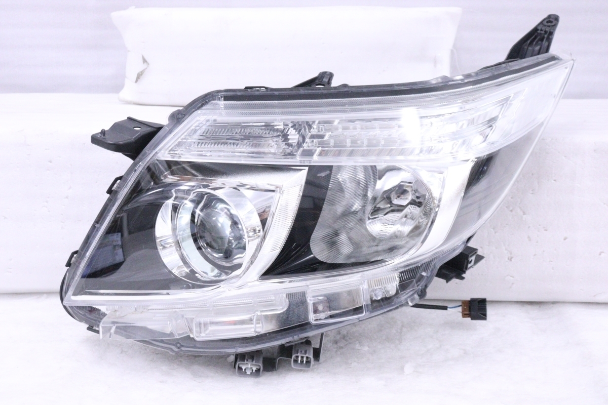 1X-321☆美品 前期 LED ZRR80W ノア G's☆左ヘッドライト ICHIKOH 28