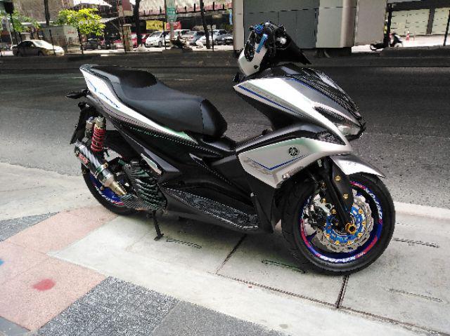 【送料込】270mmウェーブビッグディスクローター + キャリパーサポート(ノーマルキャリパー用)黒/銀ピン NMAX155 NMAX125 AEROX155 NVX125