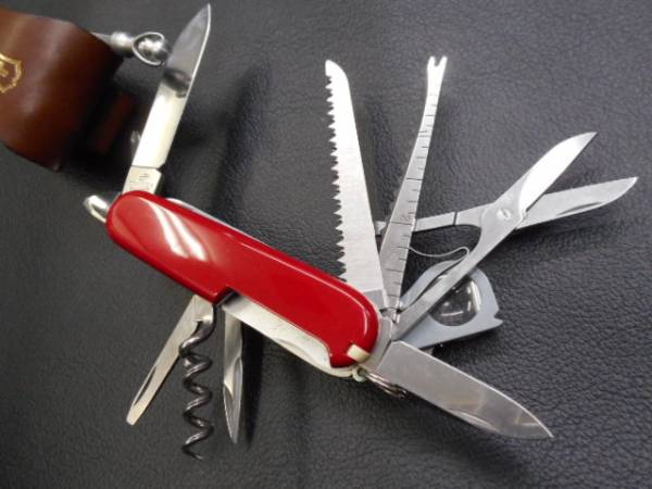 ナイフ ビクトリノックス VICTORINOX 12丁出し 赤色 ナイフ ビクトリノックス VICTORINOX 12丁出し 赤色