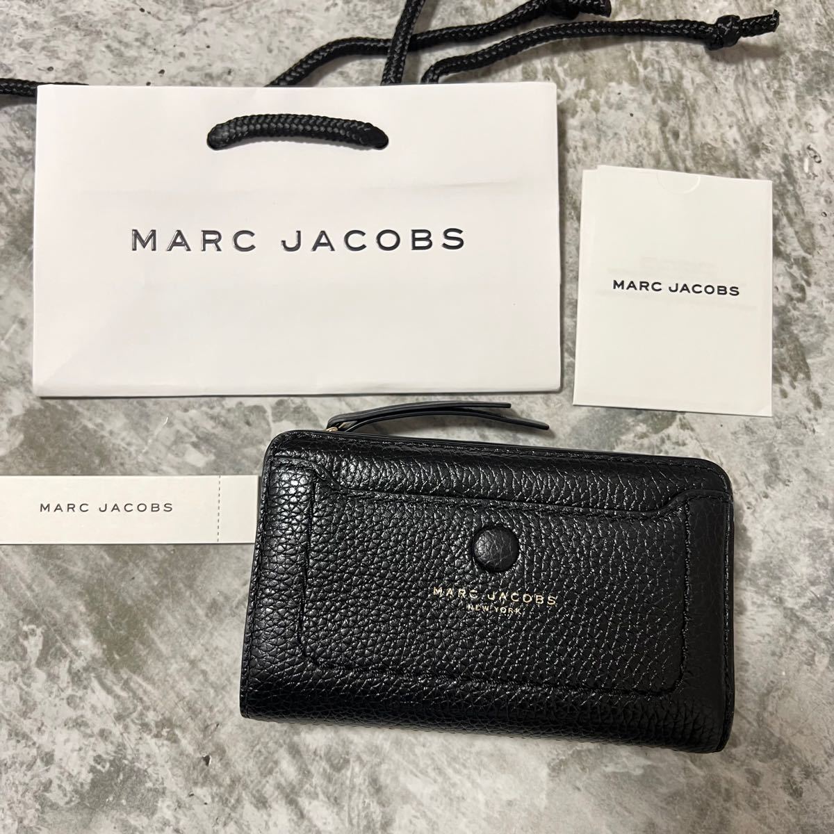 翌日お届け♪【大人気☆】MARC JACOBS ロゴ レザー 2つ折り長財布 折り