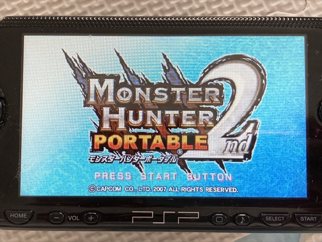 21-PSP-450　プレイステーションポータブル　モンスターハンターポータブル2nd, 3rd　2本セット　動作品　PSP