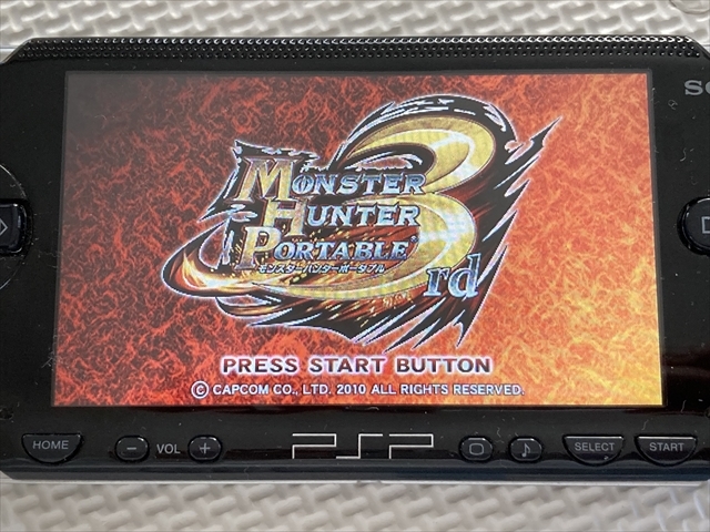 21-PSP-450　プレイステーションポータブル　モンスターハンターポータブル2nd, 3rd　2本セット　動作品　PSP