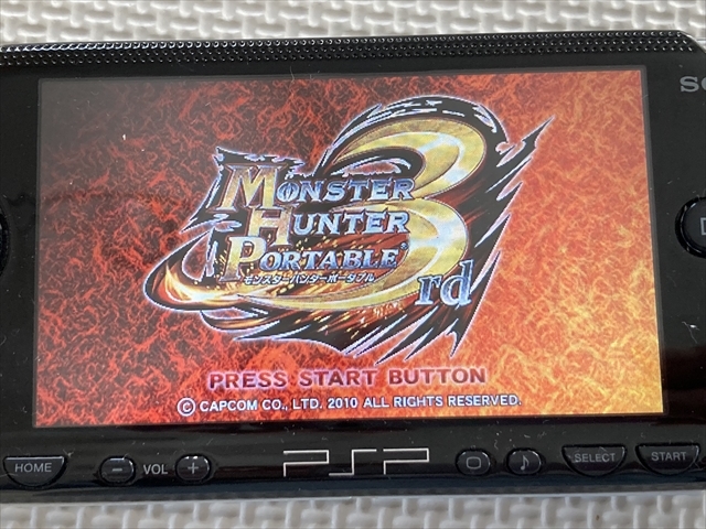 21-PSP-493　プレイステーションポータブル　モンスターハンターポータブル2nd, 3rd the Best版　2本セット　動作品　PSP