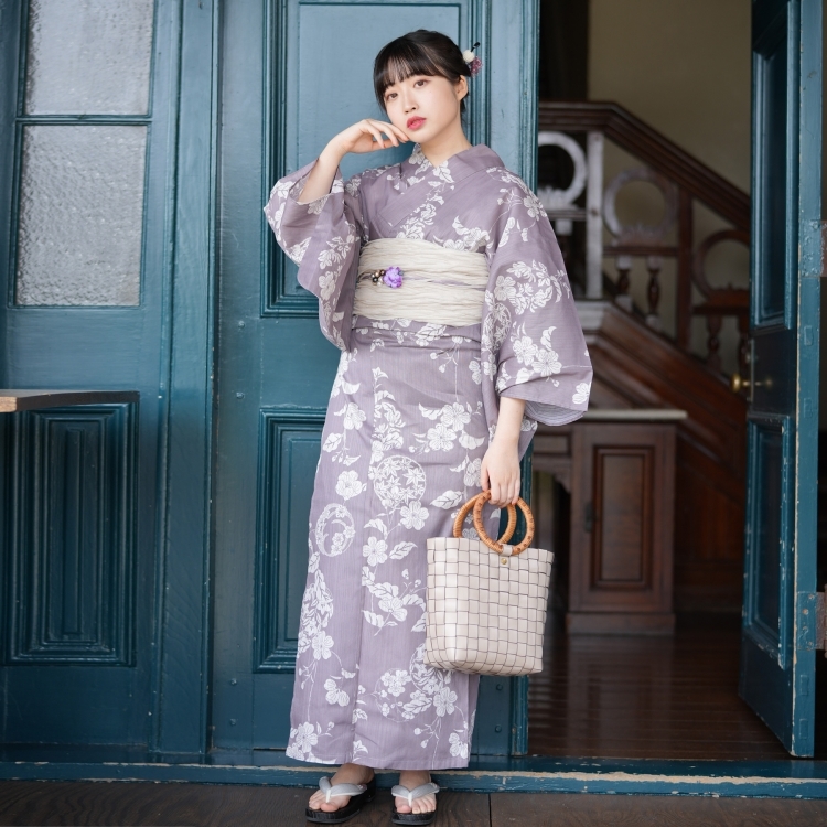 Sサイズ◆高級変わり織り◆京都職人絵の雪輪花づくしの薄紫すみれ色浴衣◆145～158cmの人向け◆プチサイズ◆着物着用可◇新品　藤色