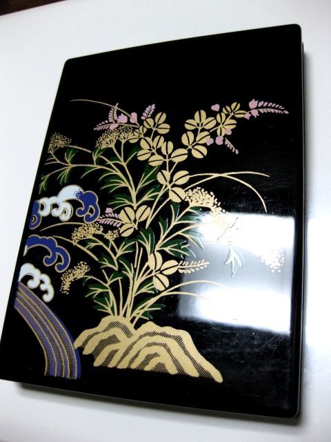 蒔絵調(diào)の印刷?です。
