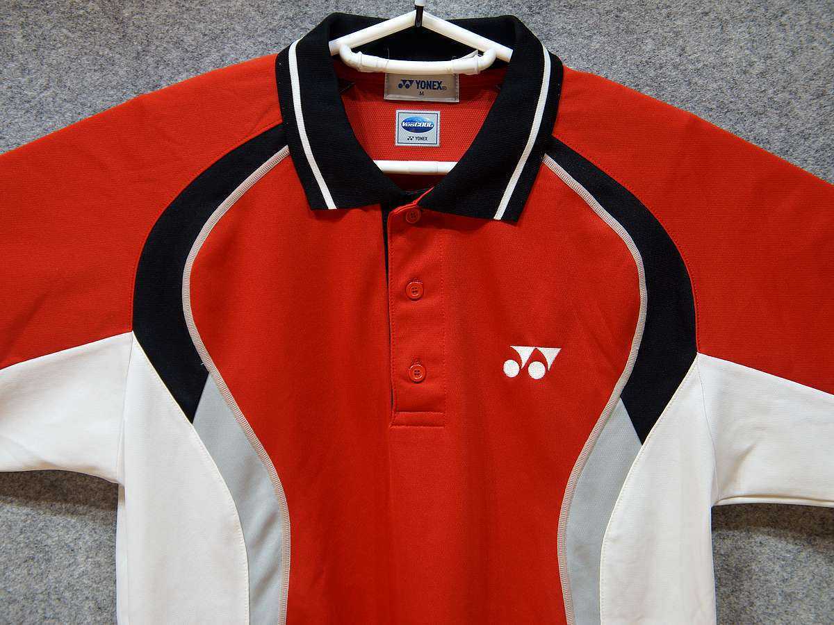 ヨネックス YONEX - テニス バドミントン USED美品 半袖 プラクティスシャツ 練習着 SIZE:L カラー:赤系 高機能高デザインの画像2