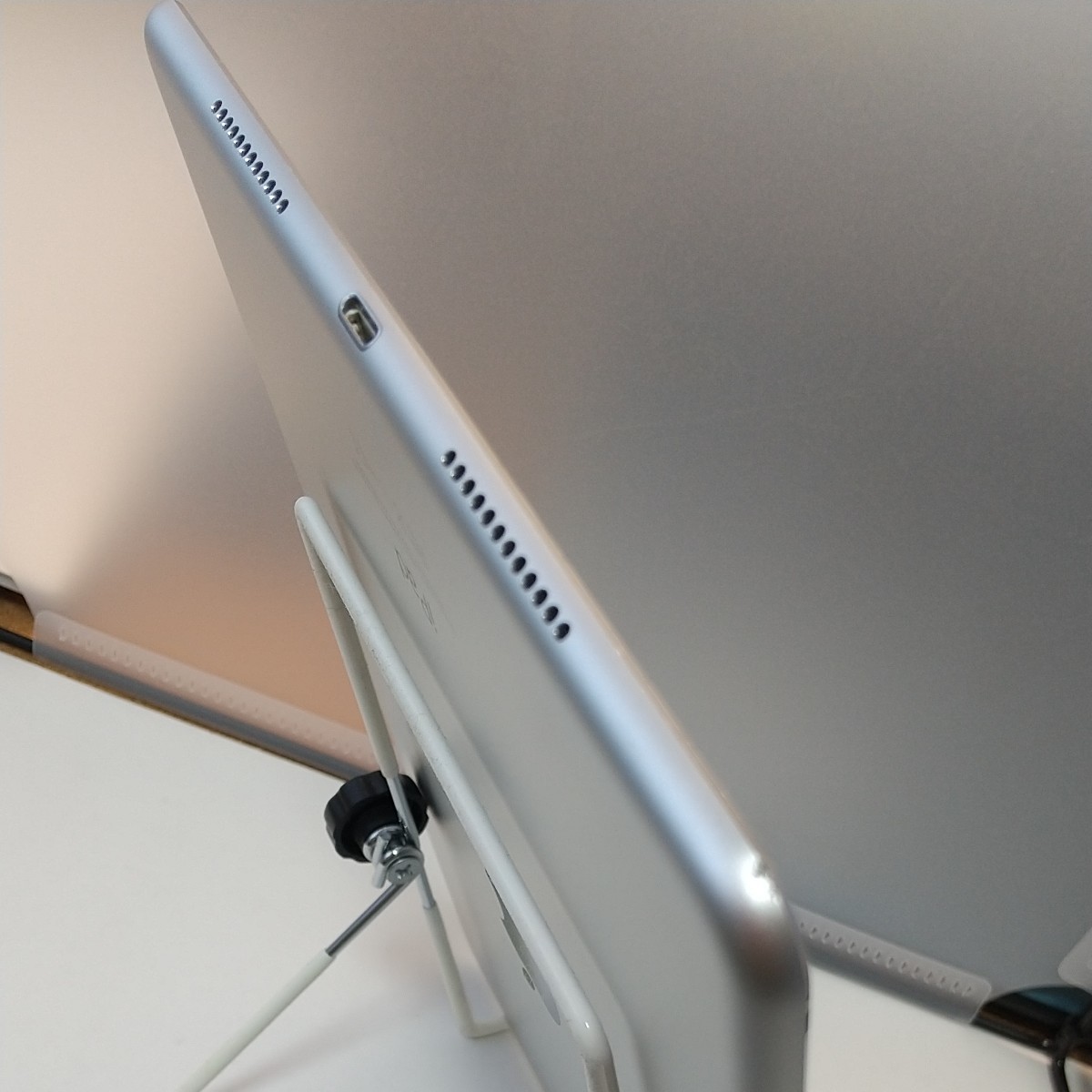 限界値下げ iPad Pro 9.7インチ Cellular 128GB A1674 美品中古 動作問題なし