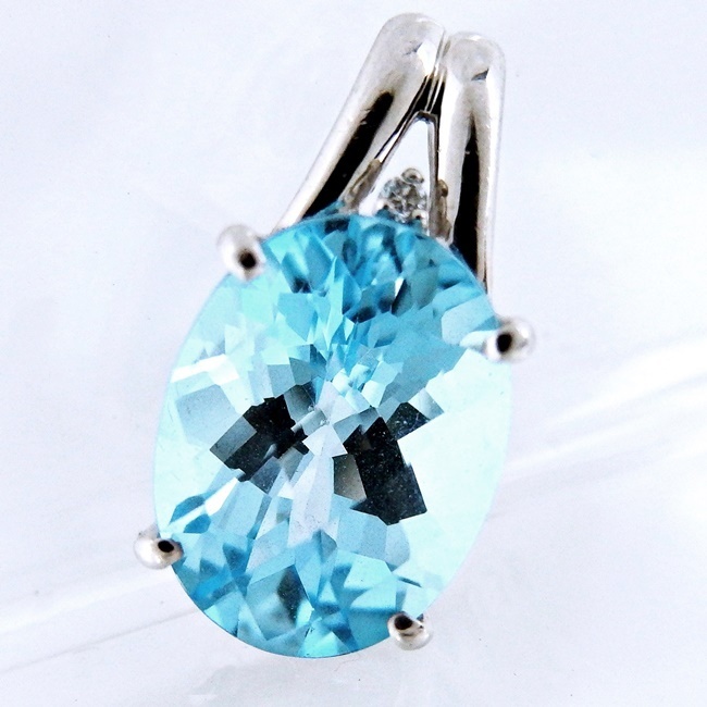 【値下げ】 K18WG ★ペンダントトップ /10023858 【中古】 ■ソーティング付き 大きい!◇ダイヤモンド0.02ct 11.19ct ◆天然ブルートパーズ トパーズ