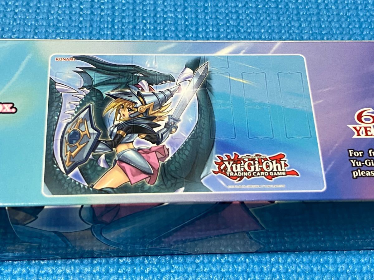 遊戯王　デュエルマット　デュエルフィールド　プレイマット　竜騎士ブラックマジシャンガール　新品未開封品