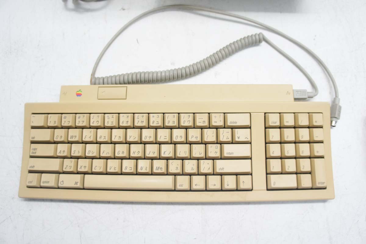 ジャンク / Apple Macintosh SE/30 M5119 / KeyboardII キーボード M0487 / マウス A9M0331 付属 / 現状品 パーツ取り_画像2