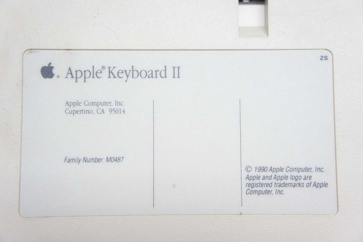 ジャンク / Apple Macintosh SE/30 M5119 / KeyboardII キーボード M0487 / マウス A9M0331 付属 / 現状品 パーツ取り_画像3
