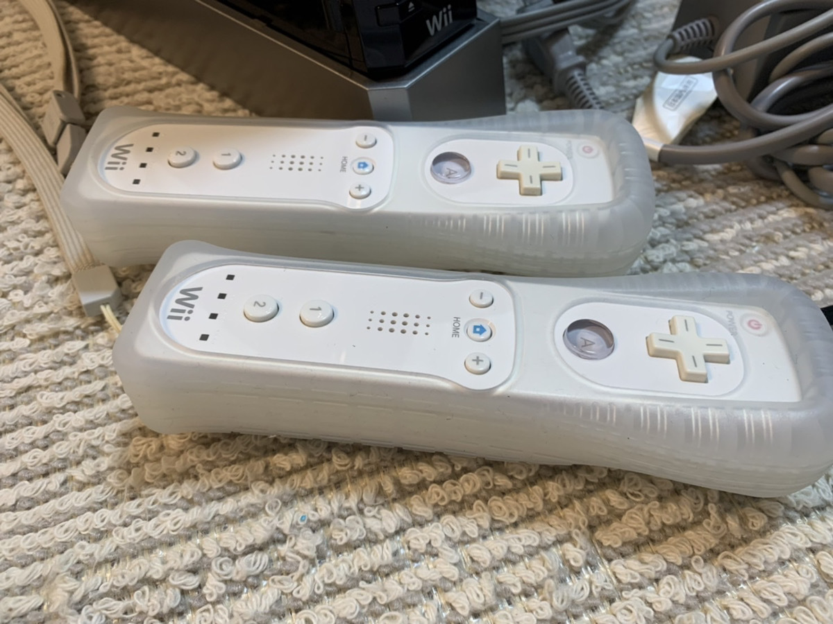 任天堂 Wii ウィー 本体・コントローラー・ソフト・電源コード・アダプター まとめ セット Nintendo 本体 + ソフト 11本 セット