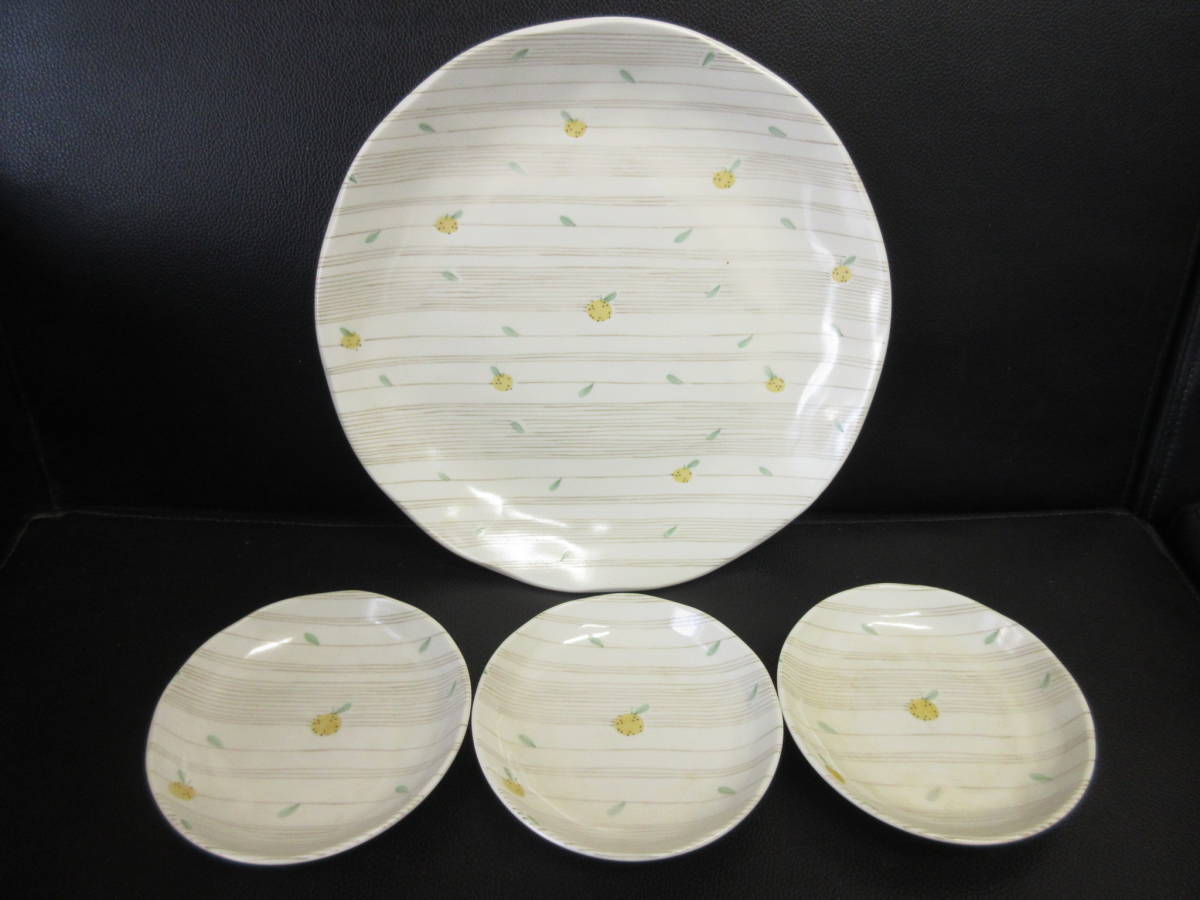 《食器》 おあしす：大皿1点・小皿3点 セット 大皿 円直径：約25.3cm・小皿 円直径：約12cm_画像1