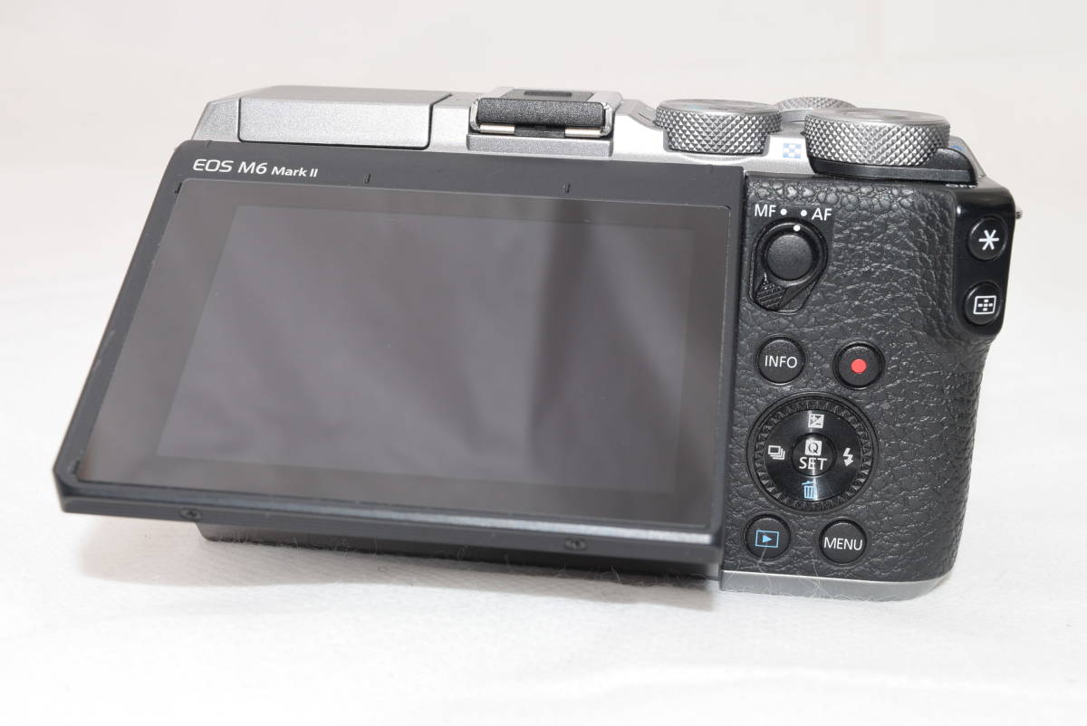 ☆綺麗な展示品☆Canon EOS M6 Mark II ダブルズームキット ブラック