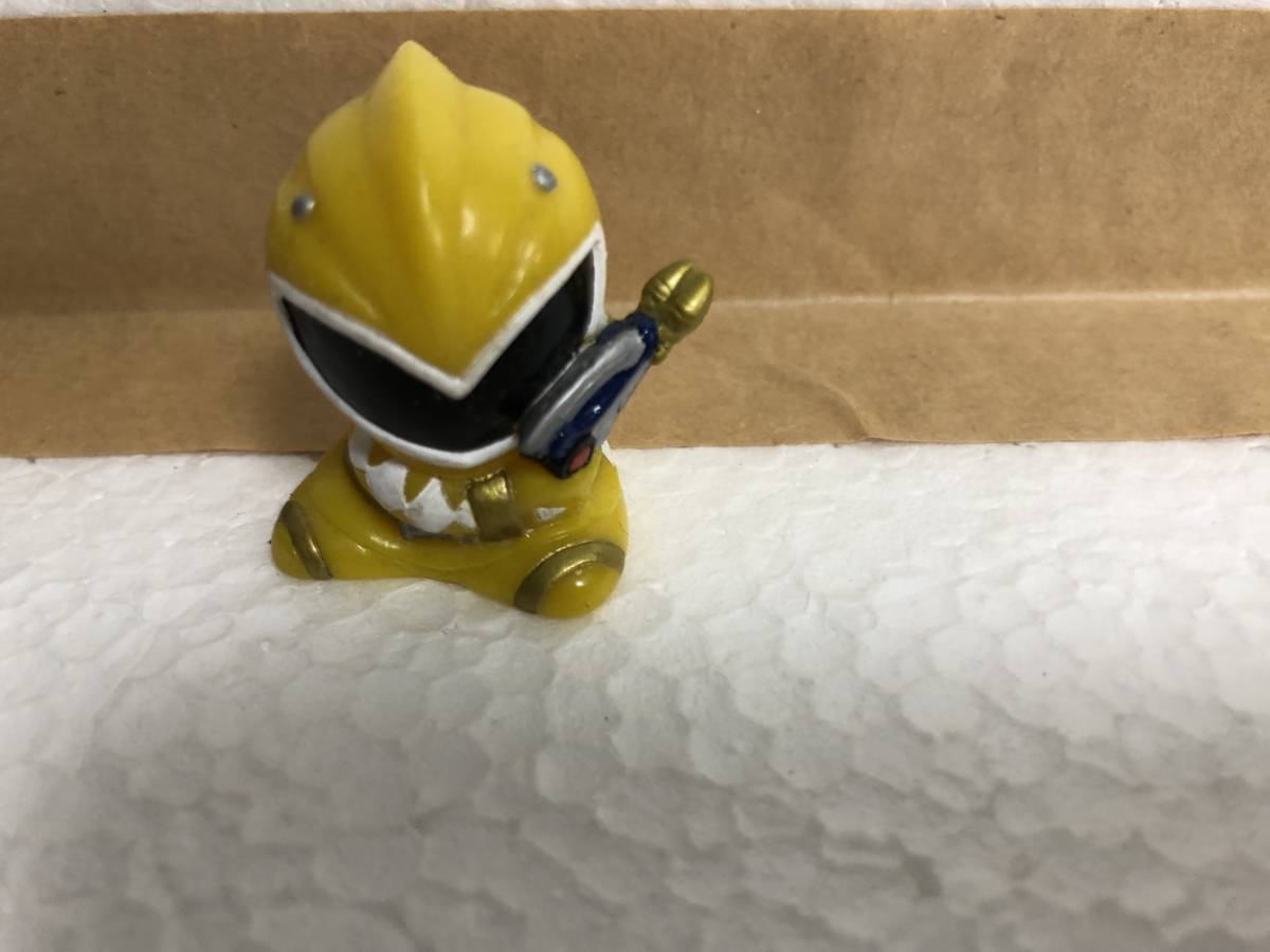  Bakuryuu Sentai Abaranger abare yellow mini figure 