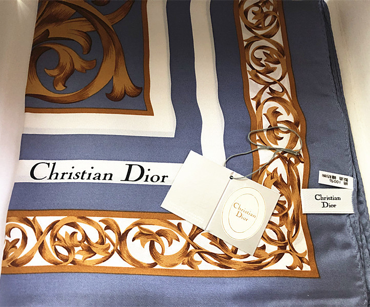 未使用★Christian Dior クリスチャン　ディオール シルクスカーフ　タグ付き（C10）