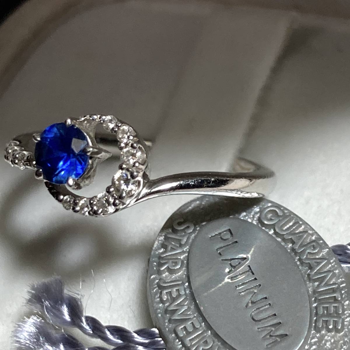 美品 ☆ STAR JEWELRY ☆ ブルーサファイヤ & ダイヤモンド プラチナ
