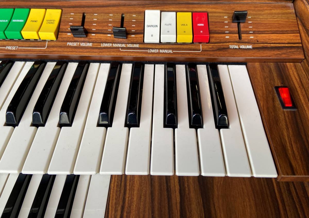 カワイ電子オルガン(ドリマトーン)KAWAI KE-120 1975年頃発売。 カワイ電子オルガン(ドリマトーン)KAWAI KE-120 1975年頃発売。