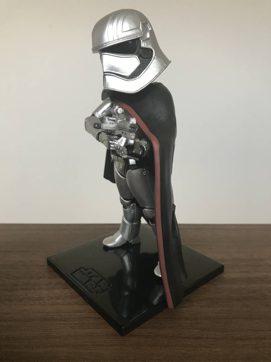 【激レア】スターウォーズ ワールドコレクタブルフィギュア PREMIUM -CAPTAIN PHASMA- キャプテンファズマ_画像2