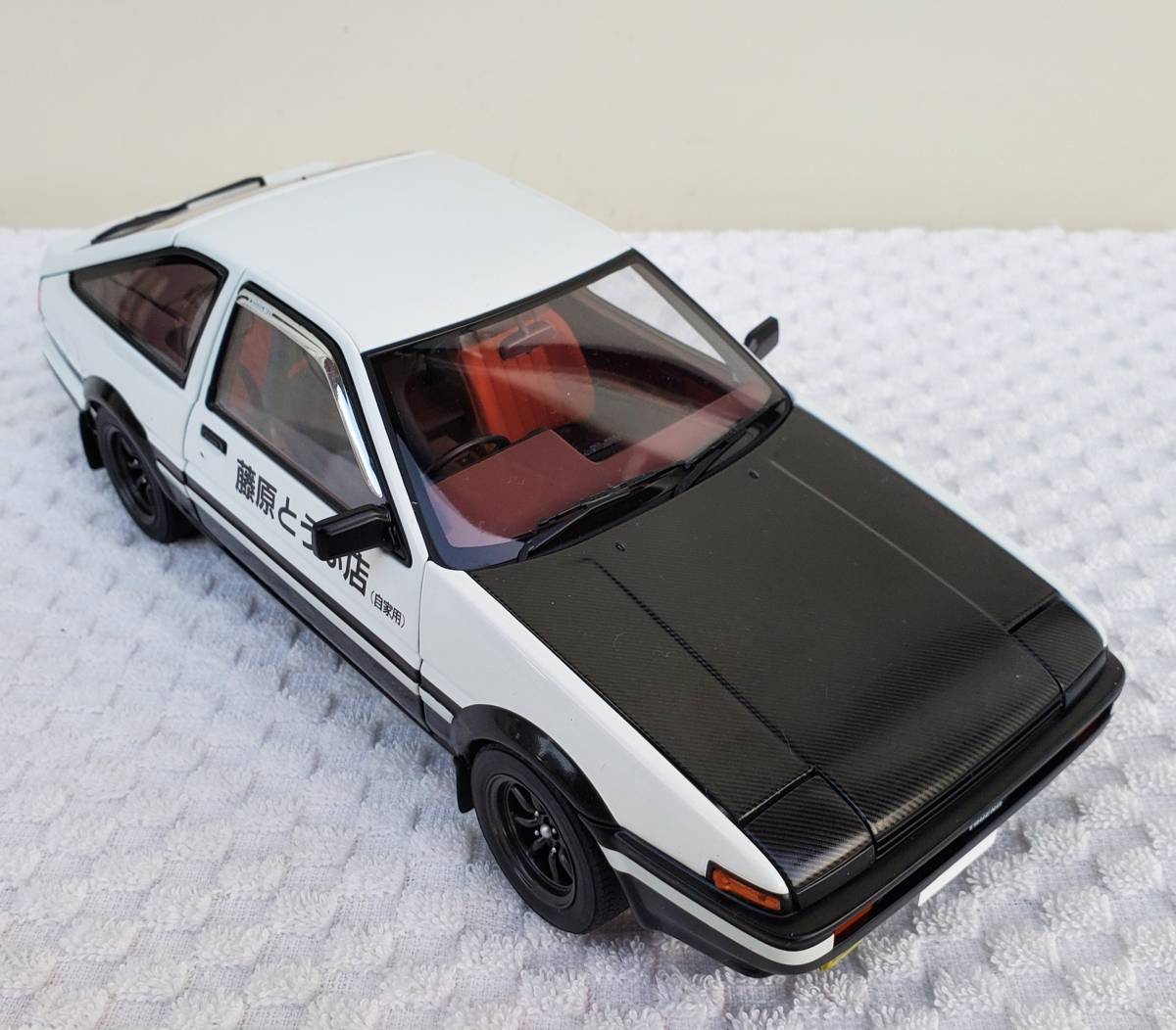 Aa 1/18 オートアート 頭文字D トヨタ AE86 スプリンター トレノ