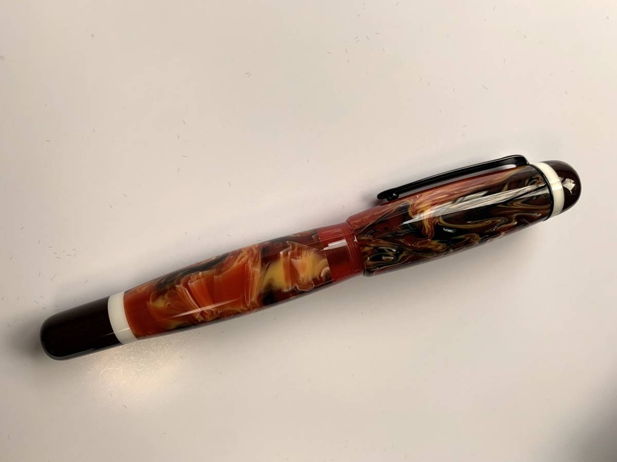 【新品同様】OPUS 88 Red Bela Bock Steel B nib _画像3