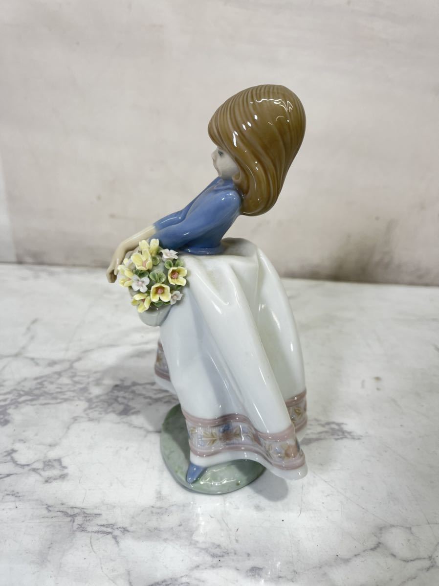 未使用】LLADRO リヤドロ 5月の花 フィギュリン 陶器人形 | 花 置き物