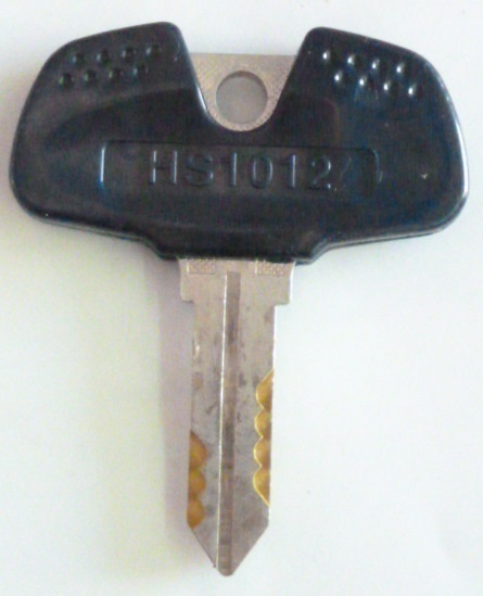 ▲ HS1012/青色　アルゼ系　メーカー純正のドアキーです。(中古品)　対応シリンダーにご注意ください。 鍵 カギ かぎ_画像1