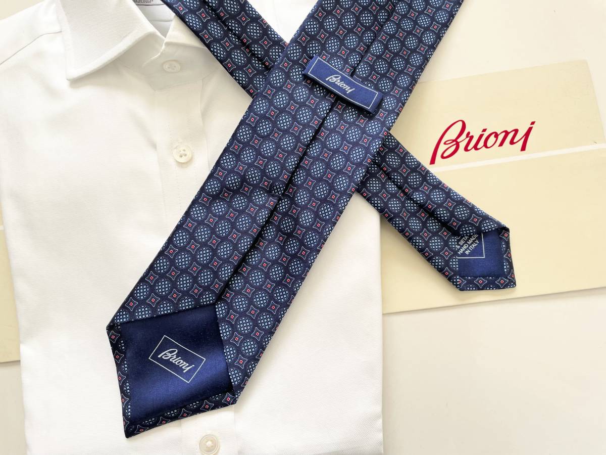 ■ 新品 Brioni ブリオーニ 定価 3万3,000円 永久定番 ダークネイビー 小紋 シルク タイ ネクタイ スーツ 44 46 48 マリネッラ kiton zilli_画像2