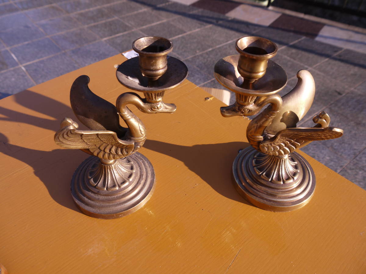 【H20119】白鳥 ローソク立て　キャンドルスタンド　燭台　一対 2個セット 真鍮 金属製_画像2