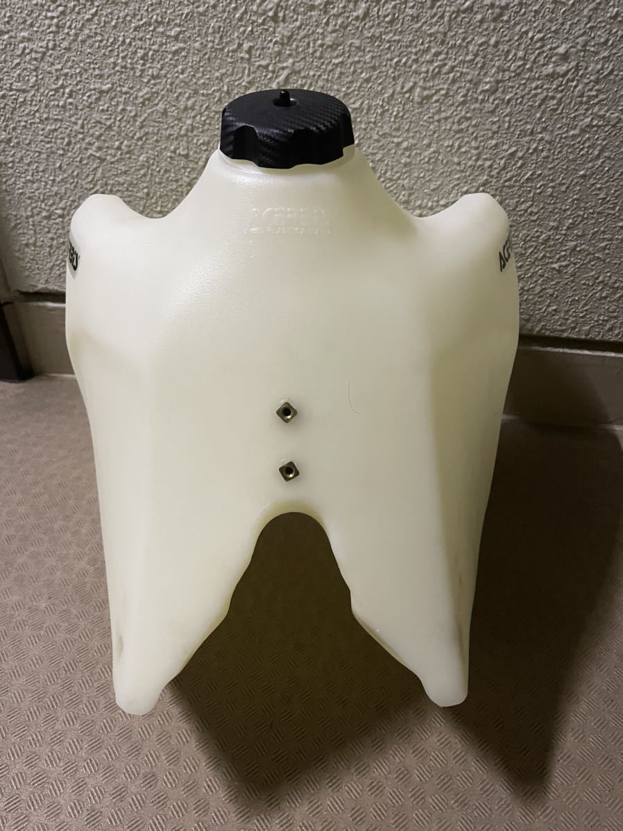 Acerbis アチェルビス ビッグタンク 22L ガソリンが透ける Acerbis アチェルビス ビッグタンク 22L ガソリンが透ける
