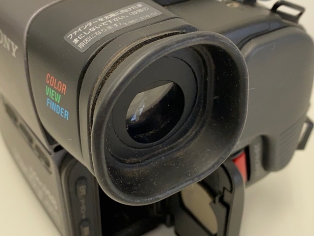 1018 SONY CCD-TR11 8mmビデオカメラ ハンディカム(8ミリビデオカメラ 